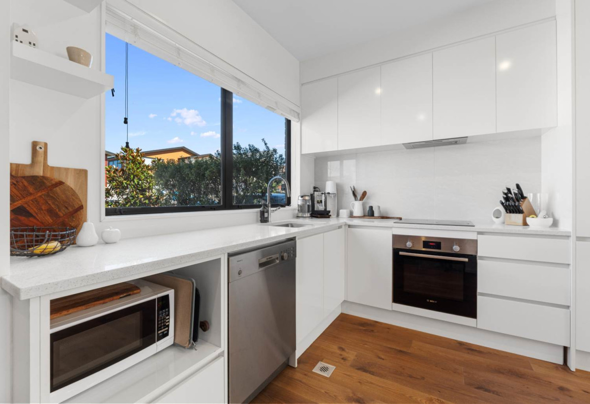 Freehold 2 beds 1.5 baths home with car park, Only 2 minutes walk down to the Scott Point Beach, close to schools, shops, supermarket, easy motorway access, 0.8 km to Scott Point School, 58 Turret Lane, Hobsonville, Auckland