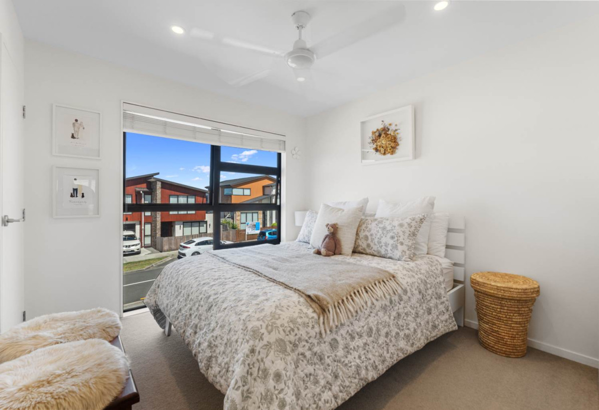 Freehold 2 beds 1.5 baths home with car park, Only 2 minutes walk down to the Scott Point Beach, close to schools, shops, supermarket, easy motorway access, 0.8 km to Scott Point School, 58 Turret Lane, Hobsonville, Auckland