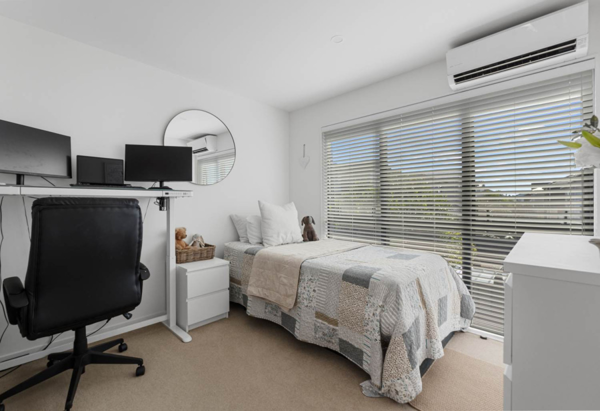 Freehold 2 beds 1.5 baths home with car park, Only 2 minutes walk down to the Scott Point Beach, close to schools, shops, supermarket, easy motorway access, 0.8 km to Scott Point School, 58 Turret Lane, Hobsonville, Auckland