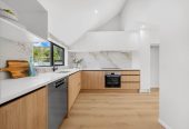 Brandnew 3 beds 2.5 bath Duplex home with garage, close to schools shops, parks, motorway access, 0.6 km to Ellerslie School, 1.7 km to Remuera Intermediate, 44B Waiohua Road, Greenlane, Auckland