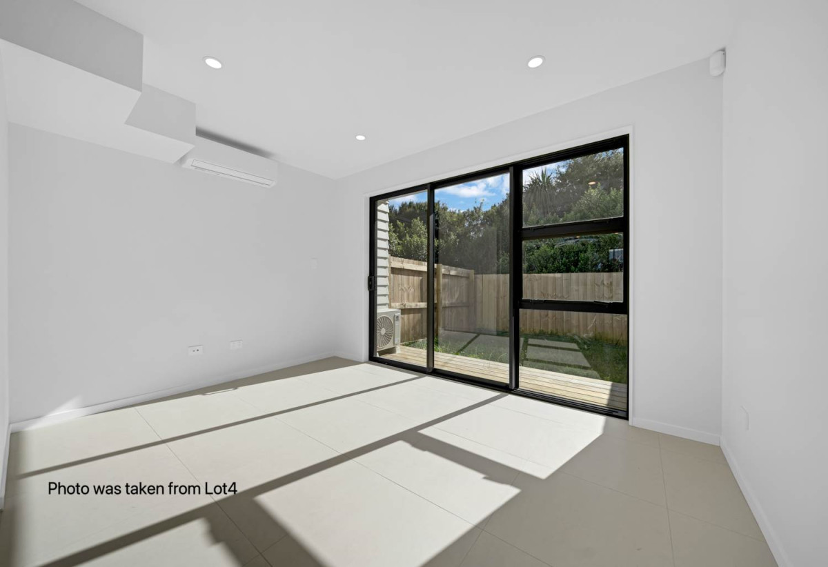 Motivated vendor, Brandnew 3 beds 2.5 baths home with car park, zoned for New Windsor School, Blockhouse Bay Intermediate, and Avondale College, Lot 5/190 Methuen Road, New Windsor, Auckland