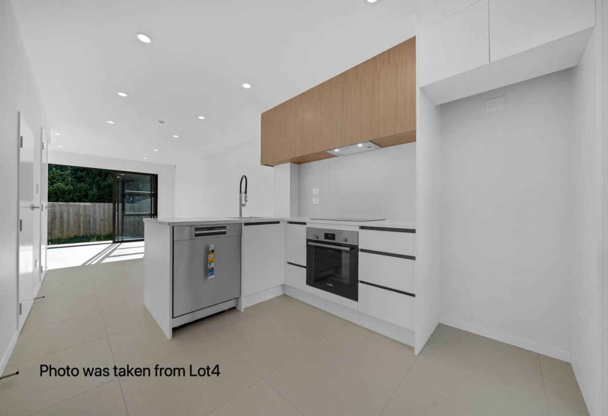Motivated vendor, Brandnew 3 beds 2 baths home with car park, with 1 bed 1 bath ground floor and separate entrance, zoned for New Windsor School, Blockhouse Bay Intermediate, and Avondale College, Lot 2/190 Methuen Road, New Windsor, Auckland