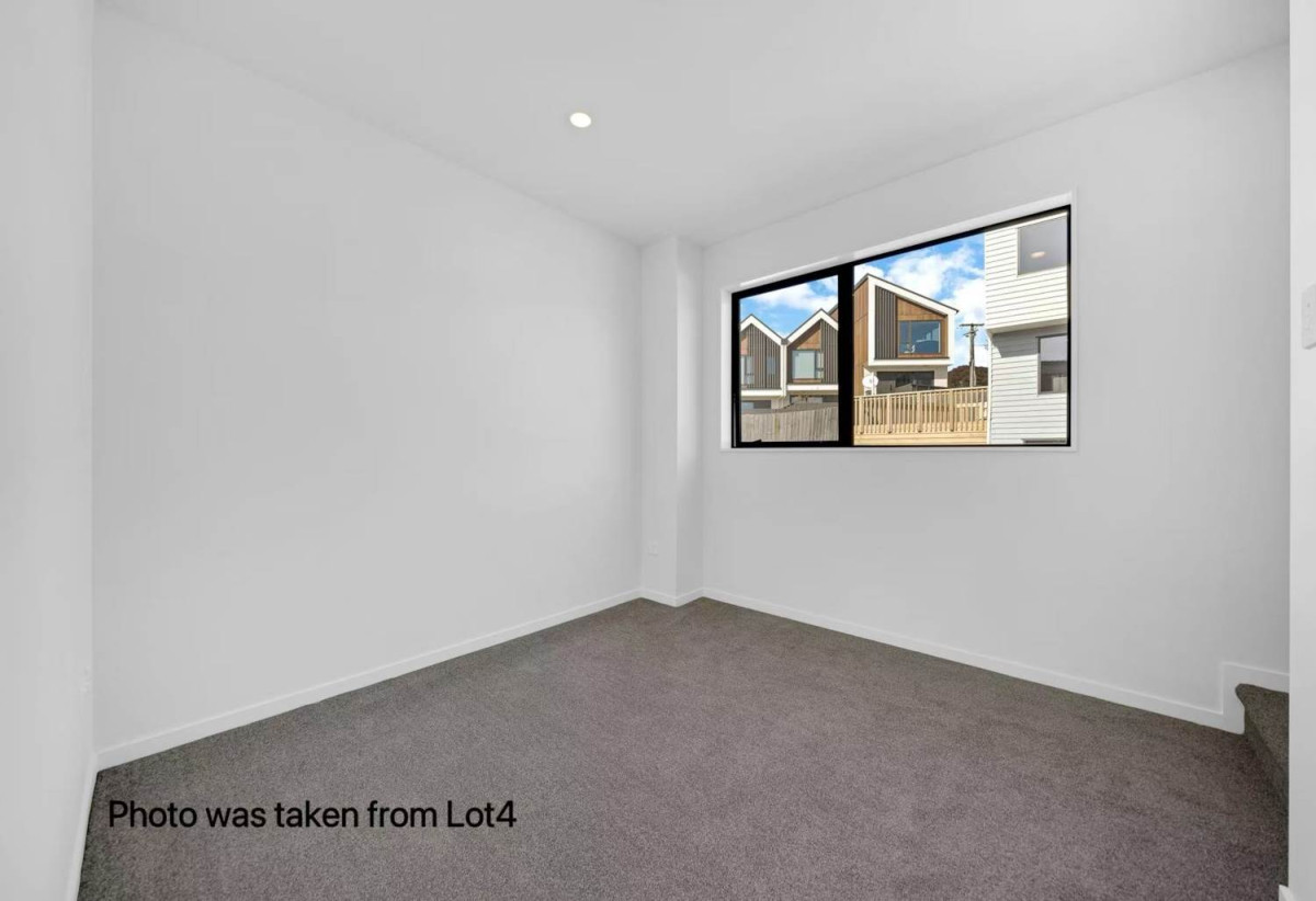 Motivated vendor, Brandnew 2 beds + large study room 2 baths home with car park, Large study room and 1 bath ground floor, zoned for New Windsor School, Blockhouse Bay Intermediate, and Avondale College, Lot 1/190 Methuen Road, New Windsor, Auckland