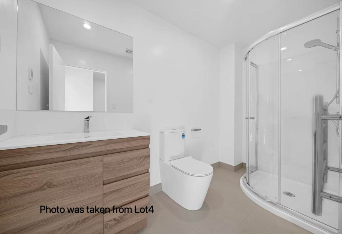 Motivated vendor, Brandnew 3 beds 2.5 baths home with car park, zoned for New Windsor School, Blockhouse Bay Intermediate, and Avondale College, Lot 5/190 Methuen Road, New Windsor, Auckland