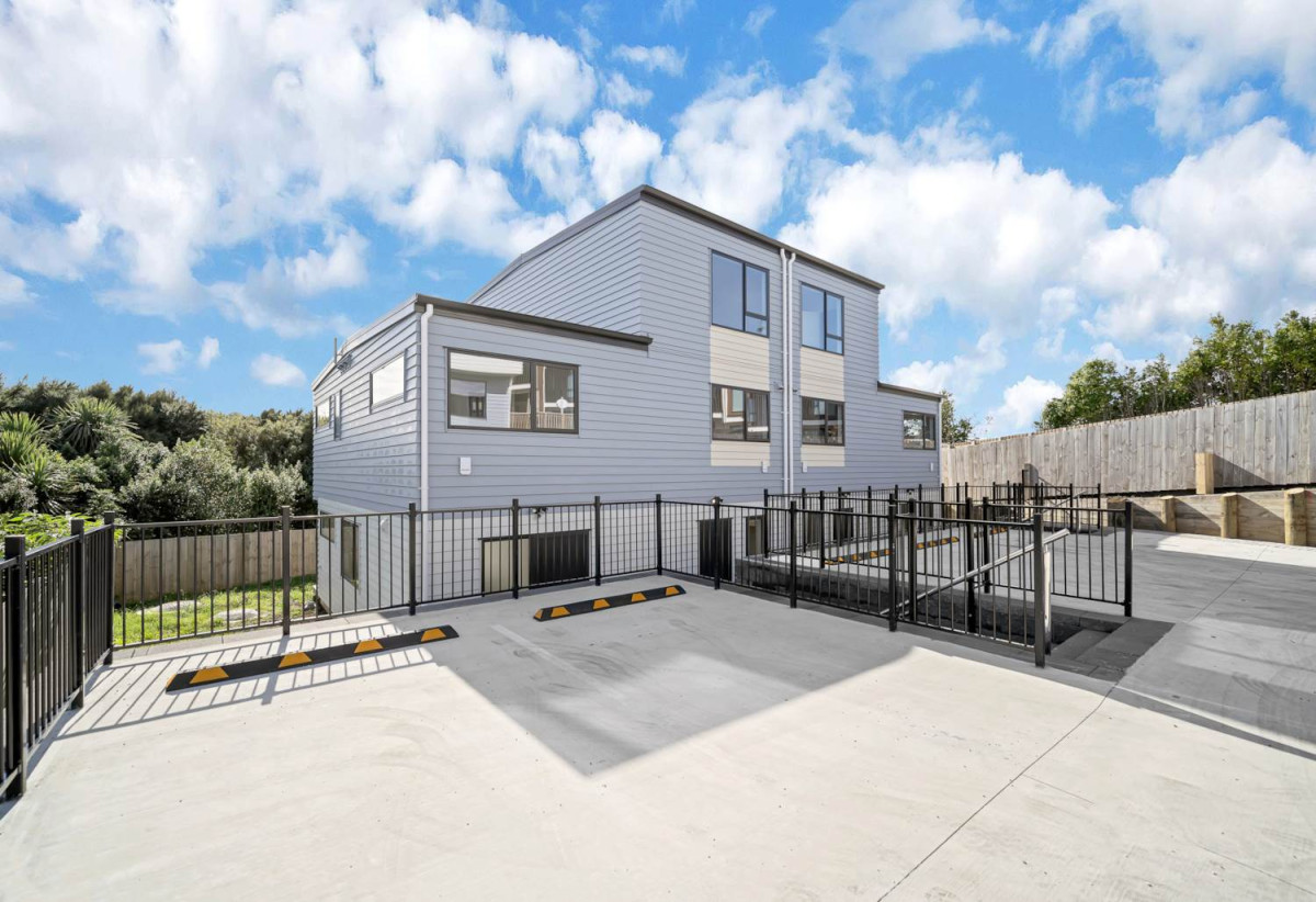 Motivated vendor, Brandnew 2 beds + large study room 2 baths home with car park, Large study room and 1 bath ground floor, zoned for New Windsor School, Blockhouse Bay Intermediate, and Avondale College, Lot 1/190 Methuen Road, New Windsor, Auckland