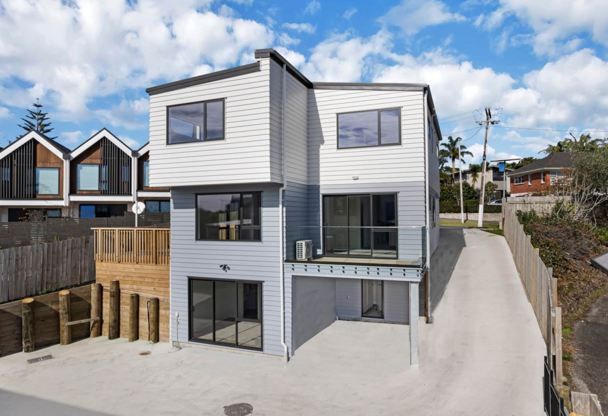 Motivated vendor, Brandnew 3 beds 2.5 baths home with car park, zoned for New Windsor School, Blockhouse Bay Intermediate, and Avondale College, Lot 4/190 Methuen Road, New Windsor, Auckland