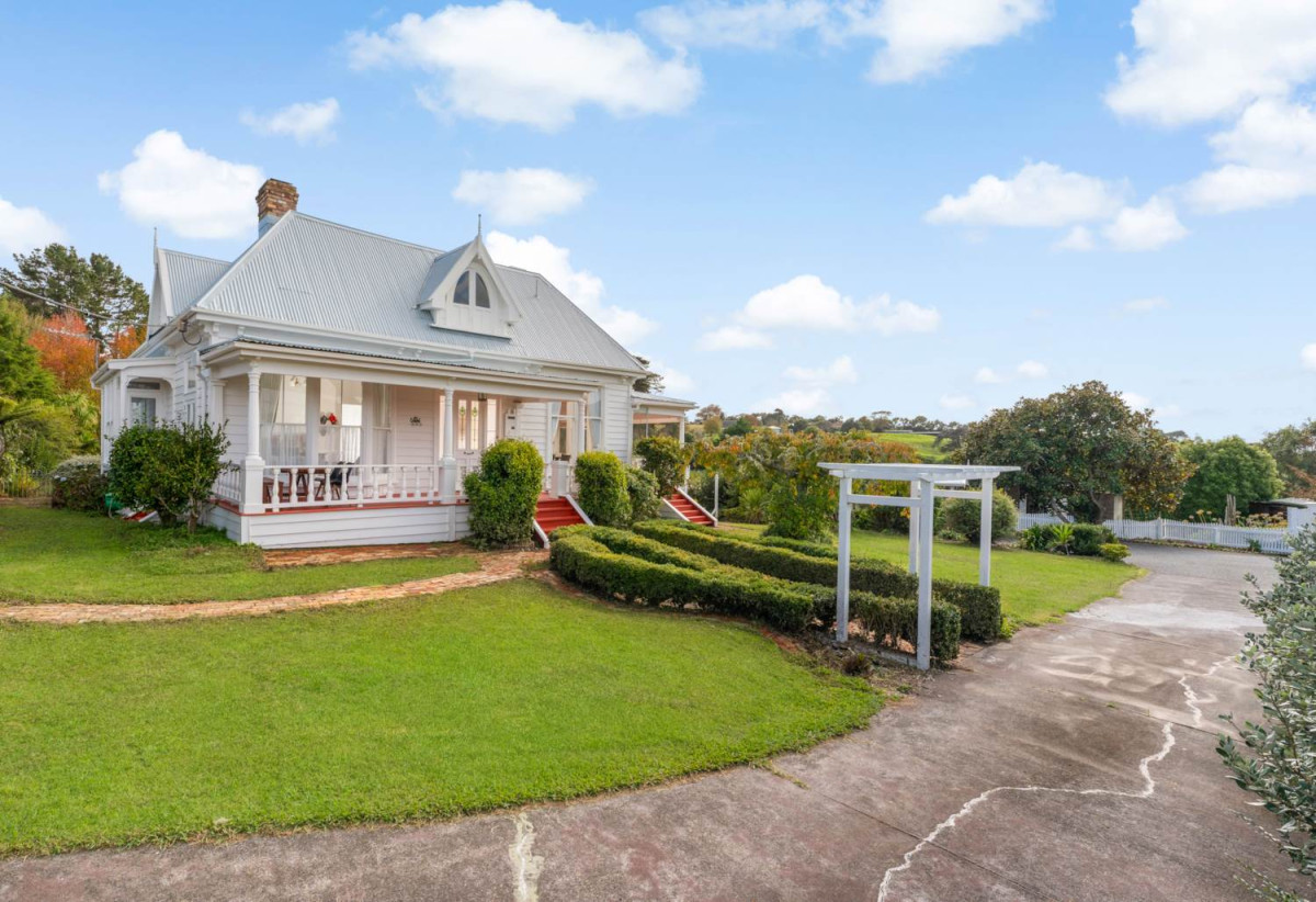 5.2457ha section, More than 320m2 Lifestyle 5 beds 3 baths house, storage for cars or tractors, seven paddocks, mature trees, a natural spring, landscaped ponds, a tennis court and a heated 100,000-litre swimming pool. Downstairs A home theatre, rumpus room, larder, laundry, linen room, sauna, bathroom and generous storage, 0.4 km to Taupaki School, 364 Waitakere Road, Taupaki, Auckland