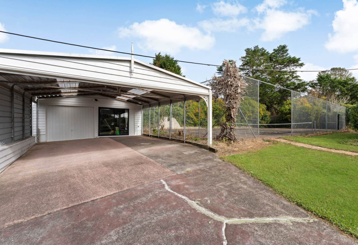 5.2457ha section, More than 320m2 Lifestyle 5 beds 3 baths house, storage for cars or tractors, seven paddocks, mature trees, a natural spring, landscaped ponds, a tennis court and a heated 100,000-litre swimming pool. Downstairs A home theatre, rumpus room, larder, laundry, linen room, sauna, bathroom and generous storage, 0.4 km to Taupaki School, 364 Waitakere Road, Taupaki, Auckland