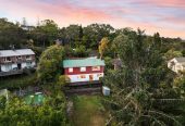 Overseas owners Must SELL, Move-in ready, 3 beds 2 baths house on 847m2 section, only moments from Titirangi Village, transport, cafes, parks, and everyday amenities. 1 km to Arahoe School, Green Bay High School and Glen Eden Intermediate, 42 West Lynn Road, Titirangi, Auckland