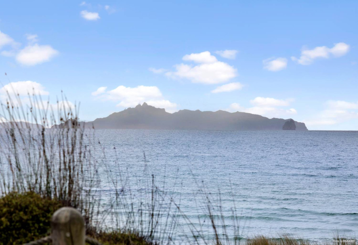 1393m2 Fully serviced Coastal section with new title, motivated vendor and flexible terms, nearby amenities including the golf course, boat ramp, local shops, cafés, and the stunning beach—all just minutes away, Lot 9/21 Gumdiggers Lane, Mangawhai Heads, Northland