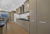 Brick and tile 4 beds 2 baths house with double garage on 761m2 section, minutes to schools, shops, motorway access, 1.2 km to Drury School, 1.4 km to Rosehill Intermediate, 1.6 km to Rosehill College, 95 Parkhaven Drive, Rosehill, Auckland