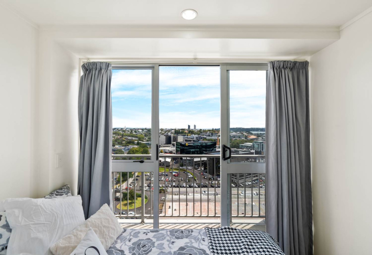 Auckland Girls’ Grammar School zone, Freehold 2 beds 1 bath apartment, 32sqm internal size PLUS a good-sized balcony, Full furniture package is included, move-in ready, 0.9 km to Auckland Girls’ Grammar School, 1229/72 Nelson Street, City Centre, Auckland