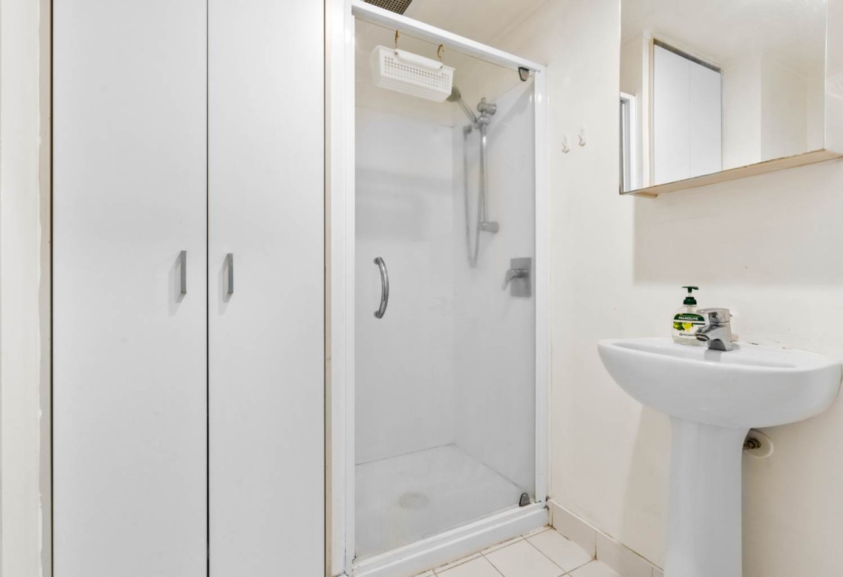 Auckland Girls’ Grammar School zone, Freehold 2 beds 1 bath apartment, 32sqm internal size PLUS a good-sized balcony, Full furniture package is included, move-in ready, 0.9 km to Auckland Girls’ Grammar School, 1229/72 Nelson Street, City Centre, Auckland
