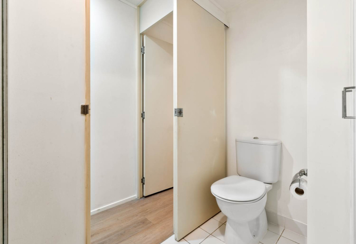 Auckland Girls’ Grammar School zone, Freehold 2 beds 1 bath apartment, 32sqm internal size PLUS a good-sized balcony, Full furniture package is included, move-in ready, 0.9 km to Auckland Girls’ Grammar School, 1229/72 Nelson Street, City Centre, Auckland