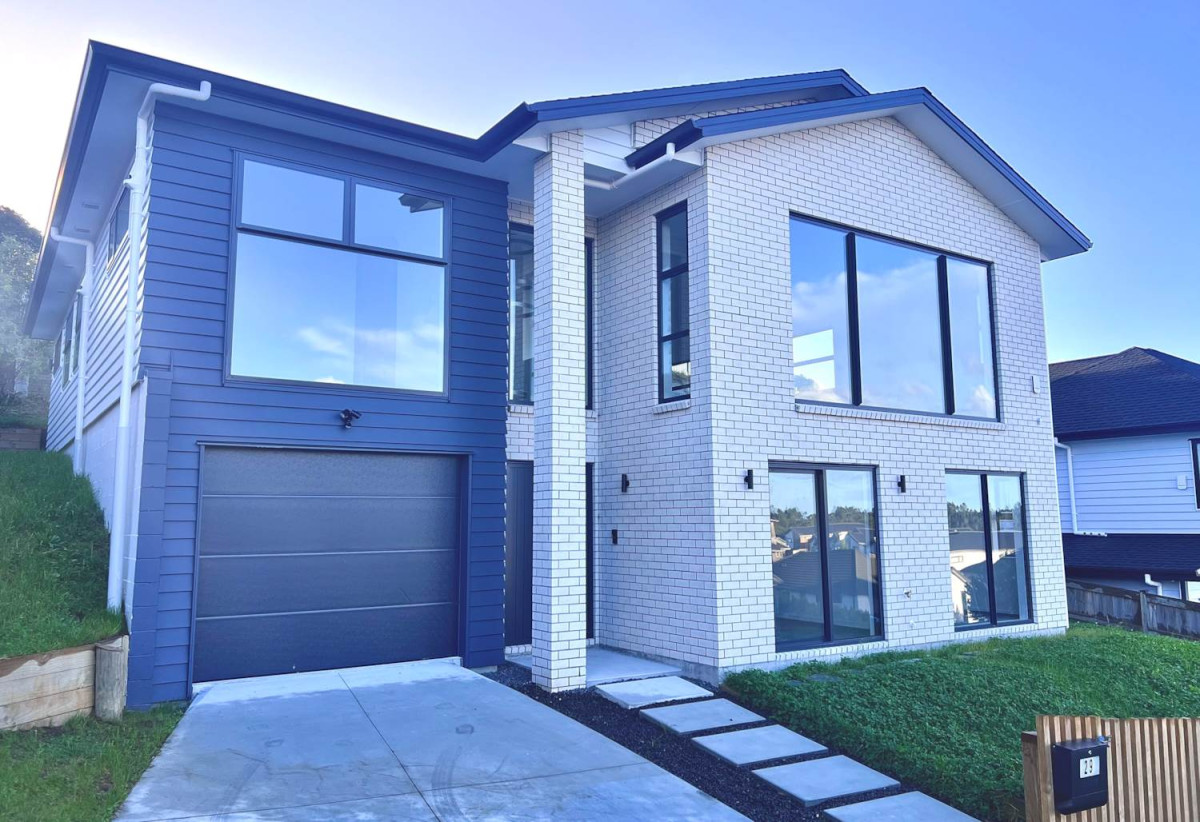 Must sell, 215m2 5 beds 3 baths house with garage on 460m2 section, 2 beds 1 bath 1 lounge ground floor, just minutes from Orewa Beach, local cafés, schools, and motorway access, 0.5 km to Nukumea School, 29 Pacific Heights Road, Orewa, Auckland