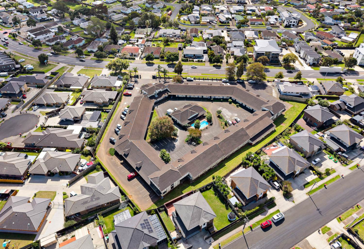 Urgent Sale – Auction, No Plan B, 8,251m² (approx.) Freehold Land, 2,540m² (approx.) Building Area, Operating Motel – 55 Self-Contained Units + Manager’s Flat, High-profile arterial road frontage, Residential – Mixed Housing Suburban zoning, Close to Auckland Airport & major transport routes, 610 Massey Road, Mangere, Auckland