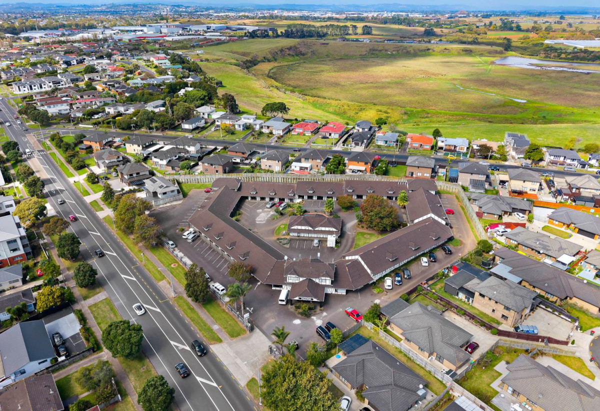 Urgent Sale – Auction, No Plan B, 8,251m² (approx.) Freehold Land, 2,540m² (approx.) Building Area, Operating Motel – 55 Self-Contained Units + Manager’s Flat, High-profile arterial road frontage, Residential – Mixed Housing Suburban zoning, Close to Auckland Airport & major transport routes, 610 Massey Road, Mangere, Auckland