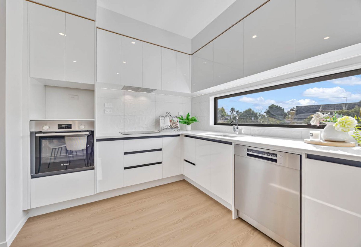 10-Year Master Build Guarantee, Brandnew 3 beds 3.5 baths home with garage, 1 bed 1 bath ground floor, close to schools, shopping centres, 0.7 km to Sunny Hills School, Lot 7/252 Pakuranga Road, Pakuranga Heights, Auckland
