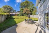Urgent sale, Vendors have purchased, Double Westlake school zone, 6 beds 2 baths house with garage on 609m2 section, close to shops, supermarket, schools, motorway access, 0.9 km to Wairau Intermediate School, 3 Arosa Place, Forrest Hill, Auckland