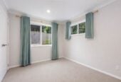 Owners relocating, 6 beds 4 baths house with double garage and views on 368m2 section, 3 beds 1 bath 1 lounge ground floor, walking distance of the bus stop, schools, shopping centre, 0.8 km to Northcote College and Willow Park School, 25 Pupuke Road, Birkenhead, Auckland