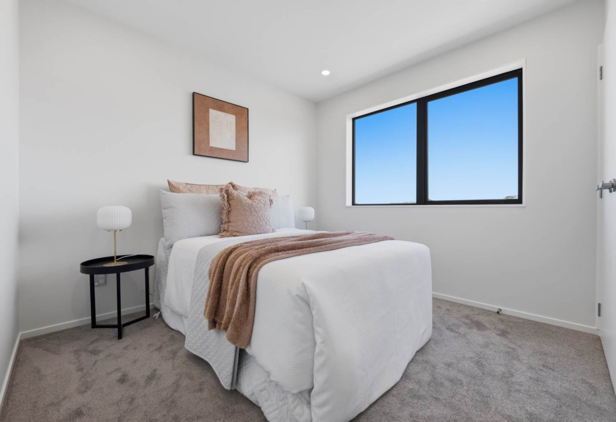 Brandnew standalone 5 beds 4 baths home with garage, 2 beds 1 bath ground floor, close to schools, shops, supermarkets, reserves, gulf club, 0.6 km to Lynfield College, 73,75/79 Cnr Terry Street and McFadzean Drive, Blockhouse Bay, Auckland