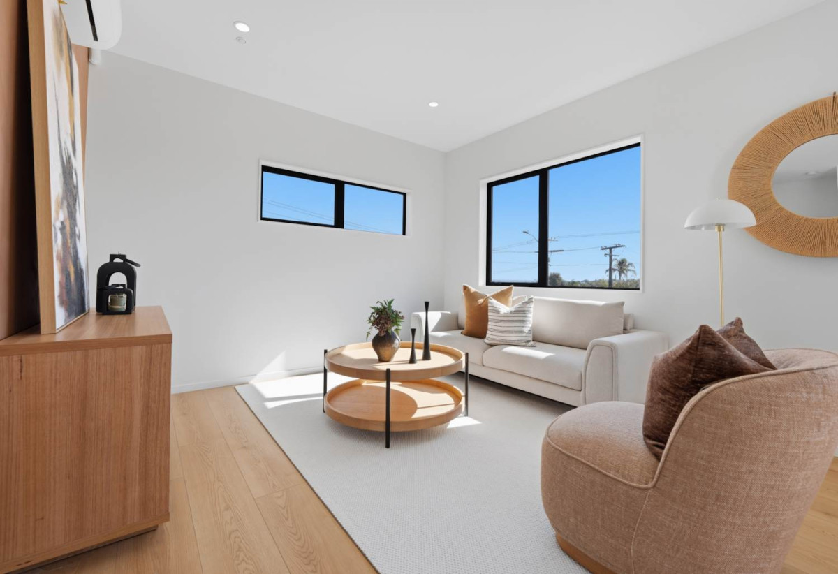 Brandnew standalone 5 beds (2 ensuites) 4 baths house with garage, 1 ensuite ground floor, close to schools, shops, supermarkets, reserves, golf club, 0.6 km to Lynfield College, 79 Terry Street, Blockhouse Bay, Auckland