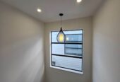 Standalone 4 beds 3 baths home with garage, 1 bed 1 bath ground floor, close to schools, shops, parks, and motorway access, 0.1 km to Clayton Park School, 9/156 Coxhead Road, Manurewa, Auckland