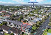 Double Grammar school zone, 220m2 Freehold 4 beds (2 ensuites) 3.5 baths home with double garage, 1 ensuite ground floor, just moments from Greenwoods Corner and Cornwall Park. 2.9 km to Epsom Girls’ Grammar School, 3.7 km to Auckland Grammar, 2/24 Pah Road, Epsom,Auckland