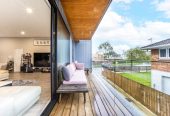Double Grammar school zone, 220m2 Freehold 4 beds (2 ensuites) 3.5 baths home with double garage, 1 ensuite ground floor, just moments from Greenwoods Corner and Cornwall Park. 2.9 km to Epsom Girls’ Grammar School, 3.7 km to Auckland Grammar, 2/24 Pah Road, Epsom,Auckland