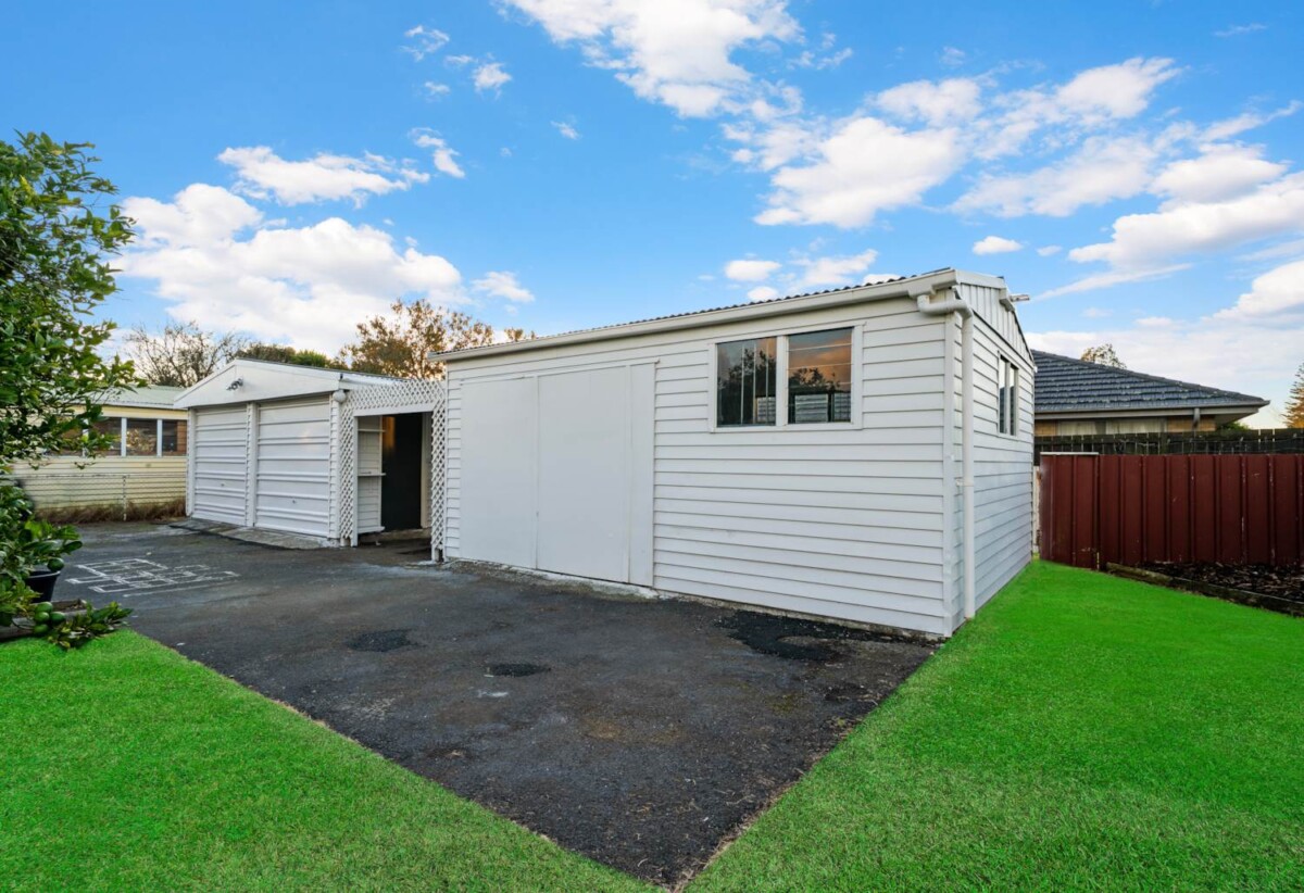 Freshly painted interior – move-in ready, 3 beds 1 bath house with standalone double garage and Additional rumpus room on 708m2 section, park across the road, close to shops, schools, motorway access, 0.3 km to Rosehill Intermediate, 0.4 km to Rosehill College, 41 Tatariki Street, Papakura, Auckland