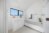 3 beds 1.5 baths house with garage, close to schools, parks, motorway access, Birkenhead Village is close by with its cafés, restaurants, supermarkets, gyms, and weekend markets, 0.3 km to Northcote College, 0.6 km to Birkenhead School, 2/189 Onewa Road, Birkenhead, Auckland