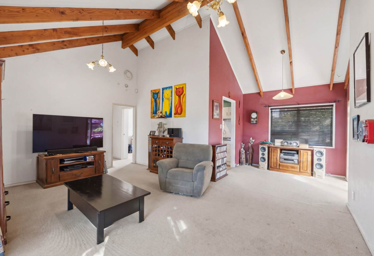 4 beds 1 bath house with double garage on 706m2 section, close to shops, public transport, and motorway access. 0.5 km to Conifer Grove School, 6 Sharivari Place, Conifer Grove, Auckland