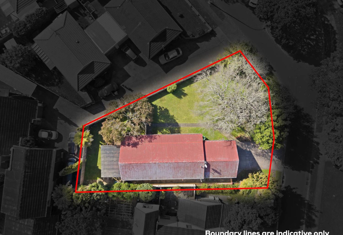 4 beds 1 bath house with double garage on 706m2 section, close to shops, public transport, and motorway access. 0.5 km to Conifer Grove School, 6 Sharivari Place, Conifer Grove, Auckland