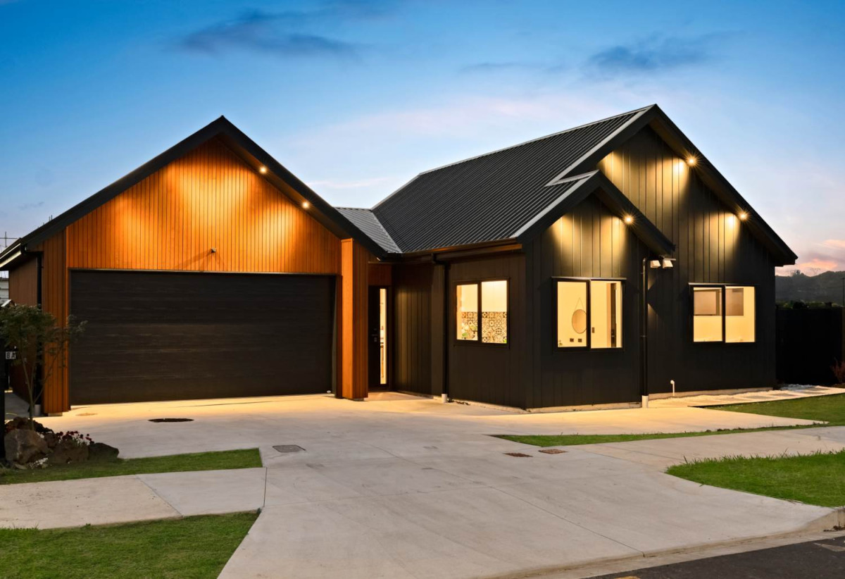2 Kitchens, Brandnew 4 beds 3 baths house with double garage and 1-bed granny on 507m2 section, just moments from Clevedon’s charming township, famous for its farmhouse cafés, artisan shops, and lively markets. 1 km to Clevedon School, 8 Acorn Parish Lane, Clevedon, Auckland