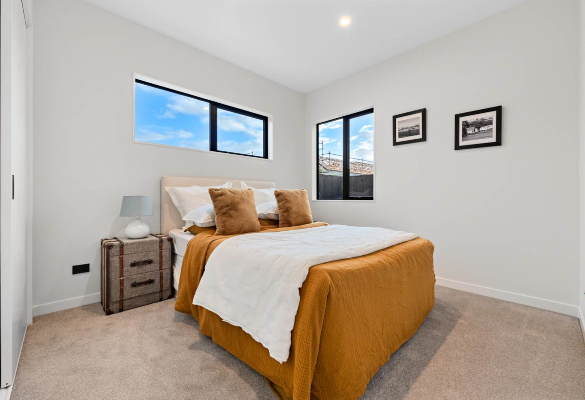 2 Kitchens, Brandnew 4 beds 3 baths house with double garage and 1-bed granny on 507m2 section, just moments from Clevedon’s charming township, famous for its farmhouse cafés, artisan shops, and lively markets. 1 km to Clevedon School, 8 Acorn Parish Lane, Clevedon, Auckland