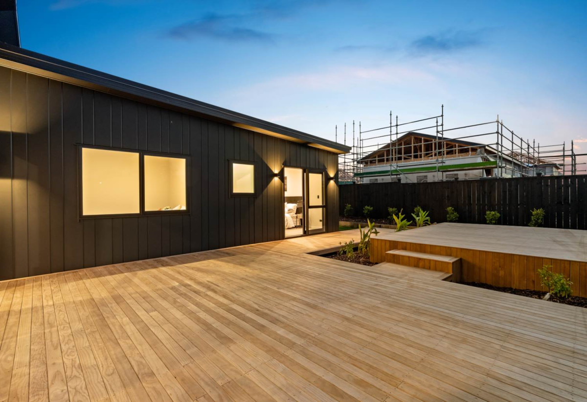 2 Kitchens, Brandnew 4 beds 3 baths house with double garage and 1-bed granny on 507m2 section, just moments from Clevedon’s charming township, famous for its farmhouse cafés, artisan shops, and lively markets. 1 km to Clevedon School, 8 Acorn Parish Lane, Clevedon, Auckland