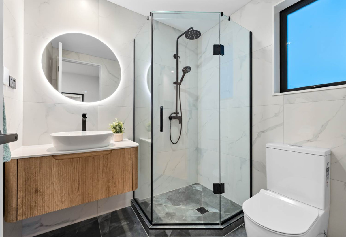 2 Kitchens, Brandnew 4 beds 3 baths house with double garage and 1-bed granny on 507m2 section, just moments from Clevedon’s charming township, famous for its farmhouse cafés, artisan shops, and lively markets. 1 km to Clevedon School, 8 Acorn Parish Lane, Clevedon, Auckland