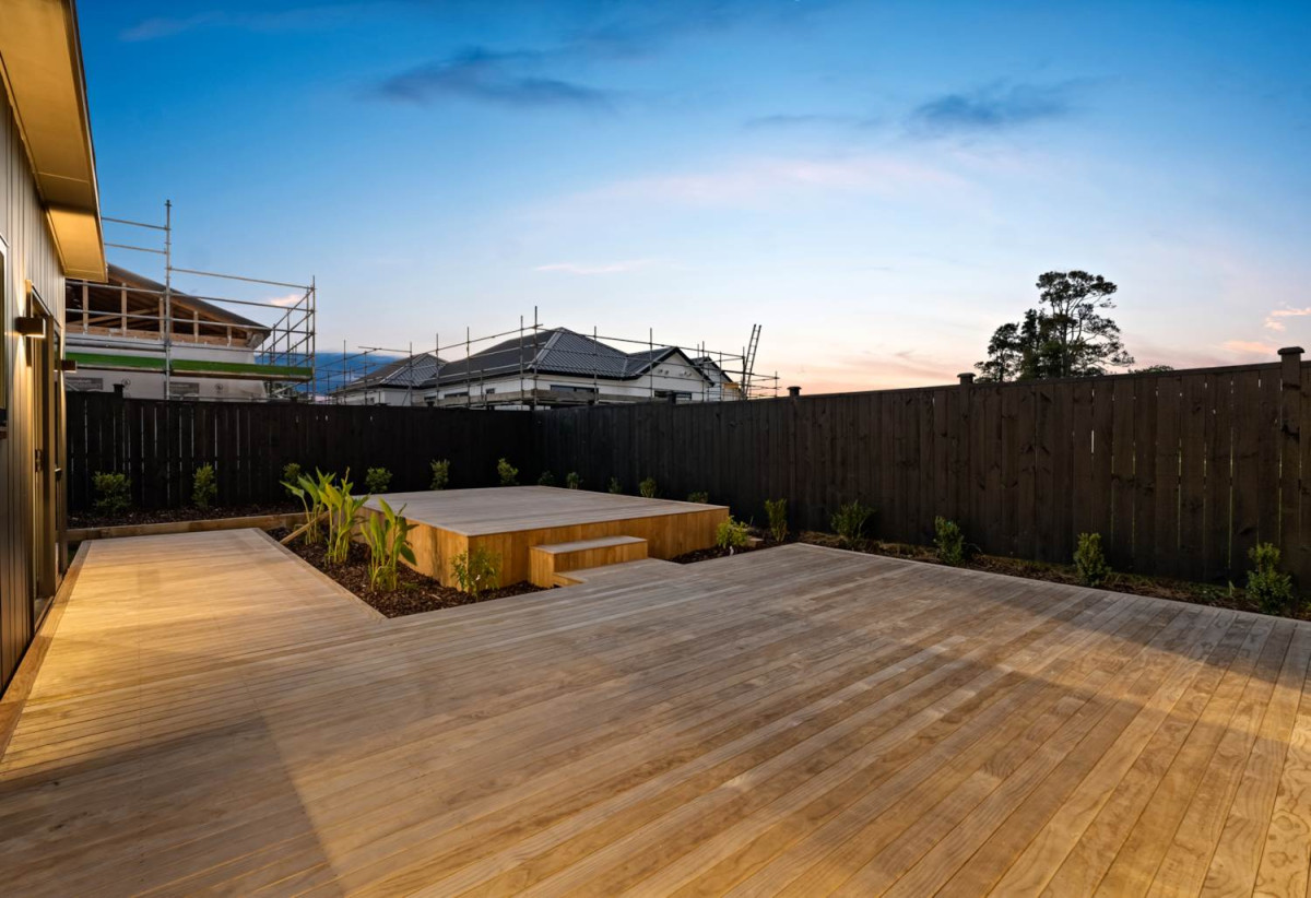 2 Kitchens, Brandnew 4 beds 3 baths house with double garage and 1-bed granny on 507m2 section, just moments from Clevedon’s charming township, famous for its farmhouse cafés, artisan shops, and lively markets. 1 km to Clevedon School, 8 Acorn Parish Lane, Clevedon, Auckland