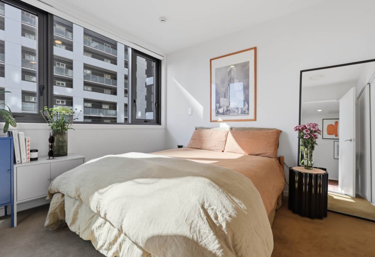 Double Grammar school zone, 53m2 Freehold 2 beds 1 bath apartment, Situated directly opposite Myers Park and Aotea Square, 0.9 km to Auckland Girls’ Grammar School, 1.7 km to Auckland Grammar, 706/438 Queen Street, City Centre, Auckland