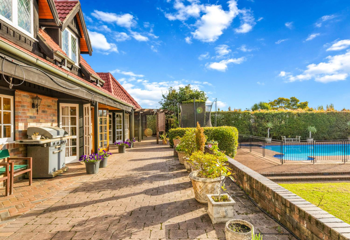 Urgent sale, 139 Long Drive (4,856m²) + 44 Sayegh Street (809m²), Two separate freehold titles with dual access, 5 beds (1 ensuite) + office 3 baths with double garage, 0.8 km to St Heliers School, 0.9 km to St Ignatius School (St Heliers), 139 Long Drive, St Heliers, Auckland