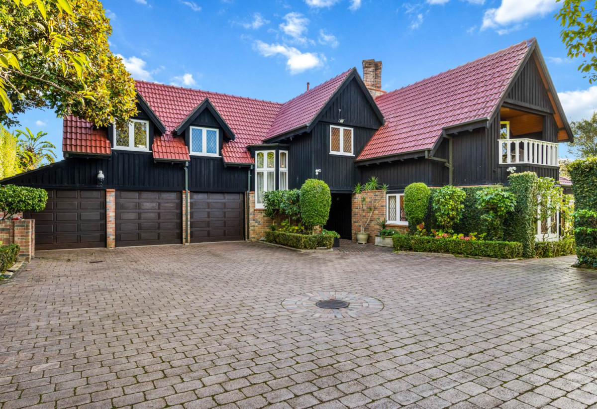 Urgent sale, 139 Long Drive (4,856m²) + 44 Sayegh Street (809m²), Two separate freehold titles with dual access, 5 beds (1 ensuite) + office 3 baths with double garage, 0.8 km to St Heliers School, 0.9 km to St Ignatius School (St Heliers), 139 Long Drive, St Heliers, Auckland