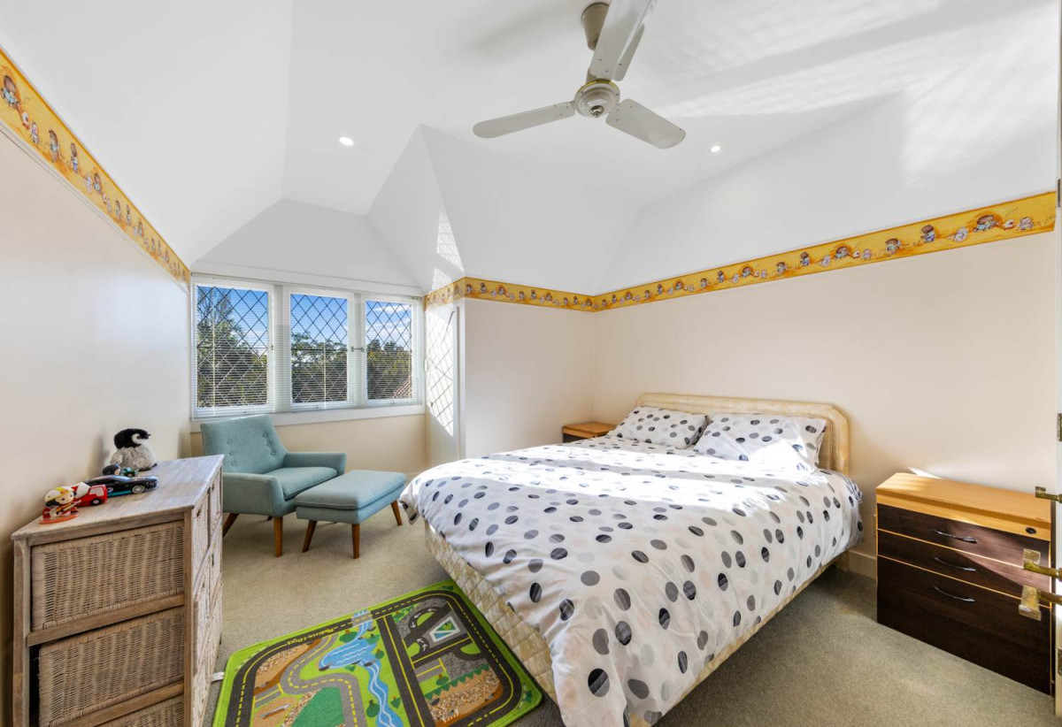 Urgent sale, 139 Long Drive (4,856m²) + 44 Sayegh Street (809m²), Two separate freehold titles with dual access, 5 beds (1 ensuite) + office 3 baths with double garage, 0.8 km to St Heliers School, 0.9 km to St Ignatius School (St Heliers), 139 Long Drive, St Heliers, Auckland