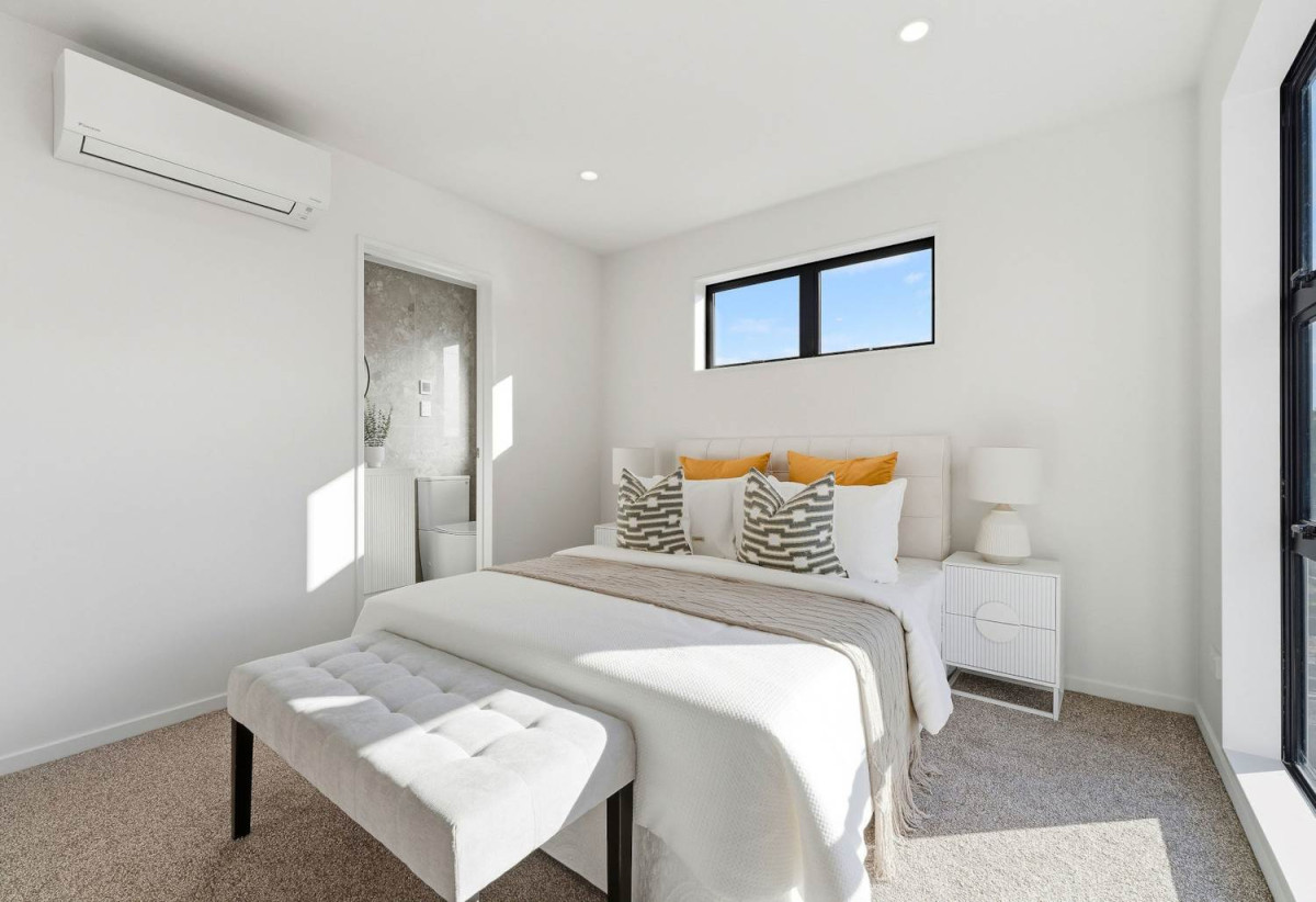 Westlake Boys’ and Girls’ School zones, Brandnew standalone 3 beds 2.5 baths home with double garage, Sunnynook Park, Woolworths Supermarket, and Sunnynook Bus Station are all within walking distance. Quick access to the motorway, 7 Sycamore Drive, Sunnynook, Auckland