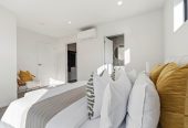 Westlake Boys’ and Girls’ School zones, Brandnew standalone 4 beds (2 ensuites) 3.5 baths house with double garage, Sunnynook Park, Woolworths Supermarket, and Sunnynook Bus Station are all within walking distance. Quick access to the motorway, 4/7 Sycamore Drive, Sunnynook, Auckland