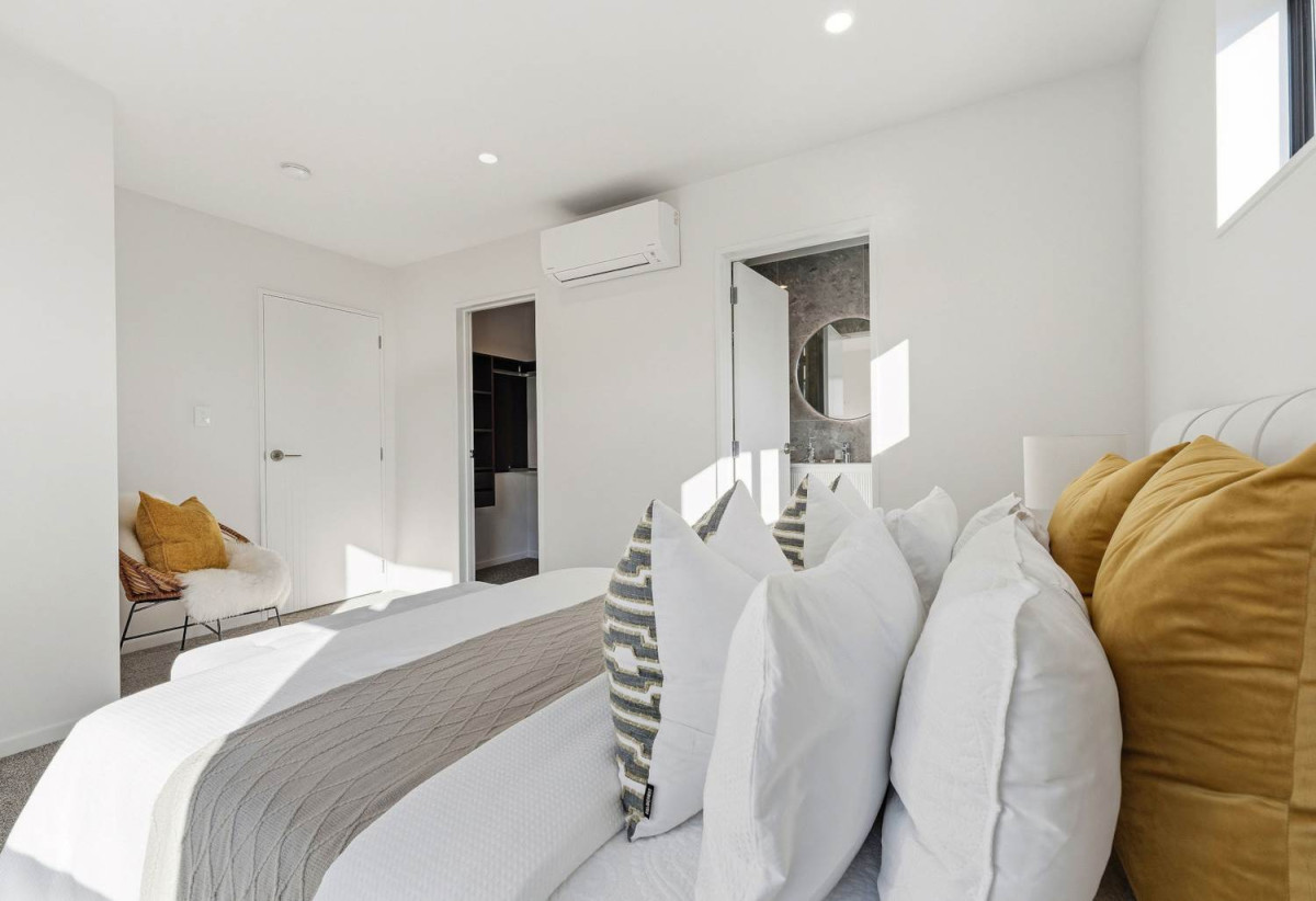 Westlake Boys’ and Girls’ School zones, Brandnew standalone 3 beds 2.5 baths home with double garage, Sunnynook Park, Woolworths Supermarket, and Sunnynook Bus Station are all within walking distance. Quick access to the motorway, 7 Sycamore Drive, Sunnynook, Auckland