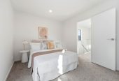 Westlake Boys’ and Girls’ School zones, Brandnew standalone 4 beds (2 ensuites) 3.5 baths house with double garage, Sunnynook Park, Woolworths Supermarket, and Sunnynook Bus Station are all within walking distance. Quick access to the motorway, 4/7 Sycamore Drive, Sunnynook, Auckland