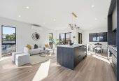 Westlake Boys’ and Girls’ School zones, Brandnew standalone 4 beds (2 ensuites) 3.5 baths house with double garage, Sunnynook Park, Woolworths Supermarket, and Sunnynook Bus Station are all within walking distance. Quick access to the motorway, 4/7 Sycamore Drive, Sunnynook, Auckland