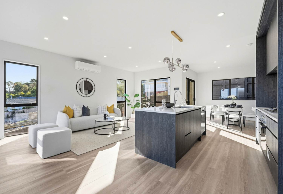 Westlake Boys’ and Girls’ School zones, Brandnew standalone 3 beds 2.5 baths home with double garage, Sunnynook Park, Woolworths Supermarket, and Sunnynook Bus Station are all within walking distance. Quick access to the motorway, 7 Sycamore Drive, Sunnynook, Auckland