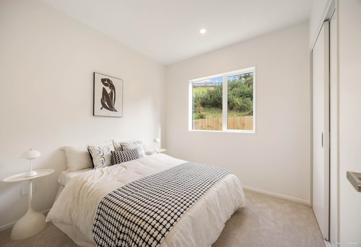 Brandnew 3 beds 2 baths house with garage on 300m2 section, just minutes from Orewa Beach, local shops, schools, and motorway access, 1.6 km to Orewa Primary School, 42 Ara Taha Crescent, Orewa, Auckland