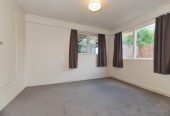Overseas owners Must SELL, Move-in ready, 3 beds 2 baths house on 847m2 section, only moments from Titirangi Village, transport, cafes, parks, and everyday amenities. 1 km to Arahoe School, Green Bay High School and Glen Eden Intermediate, 42 West Lynn Road, Titirangi, Auckland